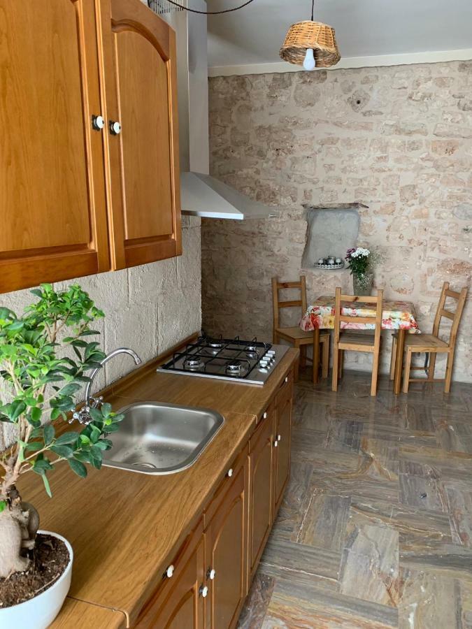 קונברסאנו Fiori Catene Tra Le Torri מראה חיצוני תמונה